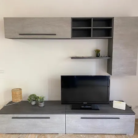 La Finestra Sul Parco Apartment *